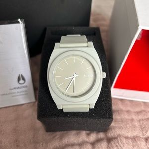 NIXON watch